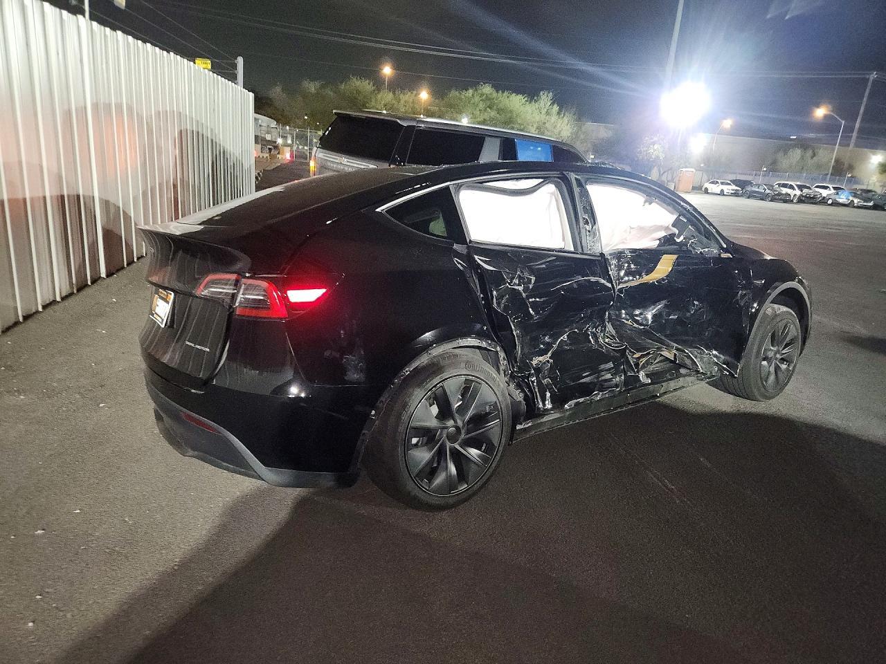 2024 Tesla Model Y - zdjęcie 3