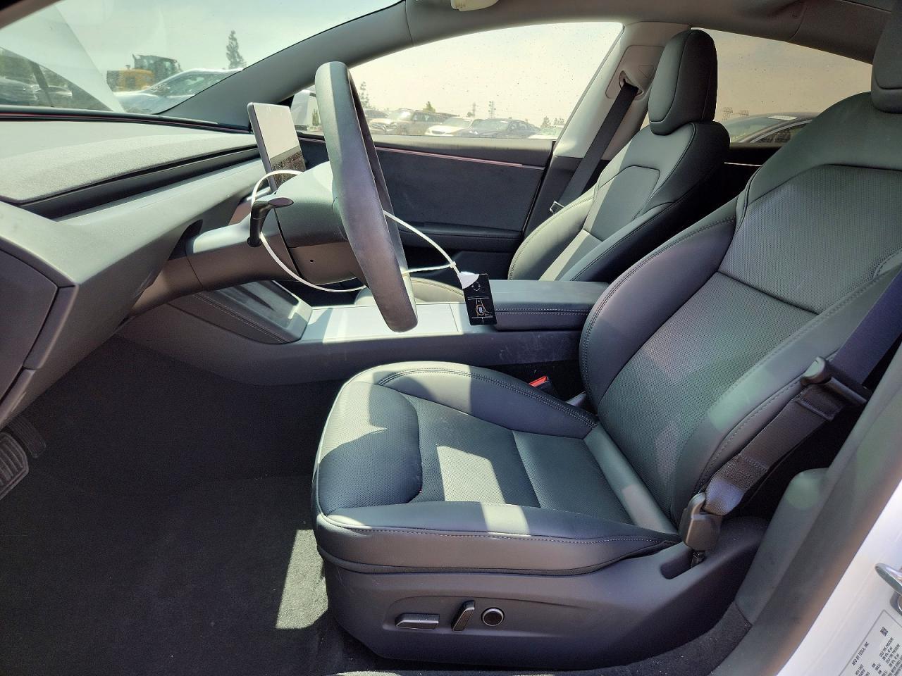 2026 Tesla Model 3 - zdjęcie 7