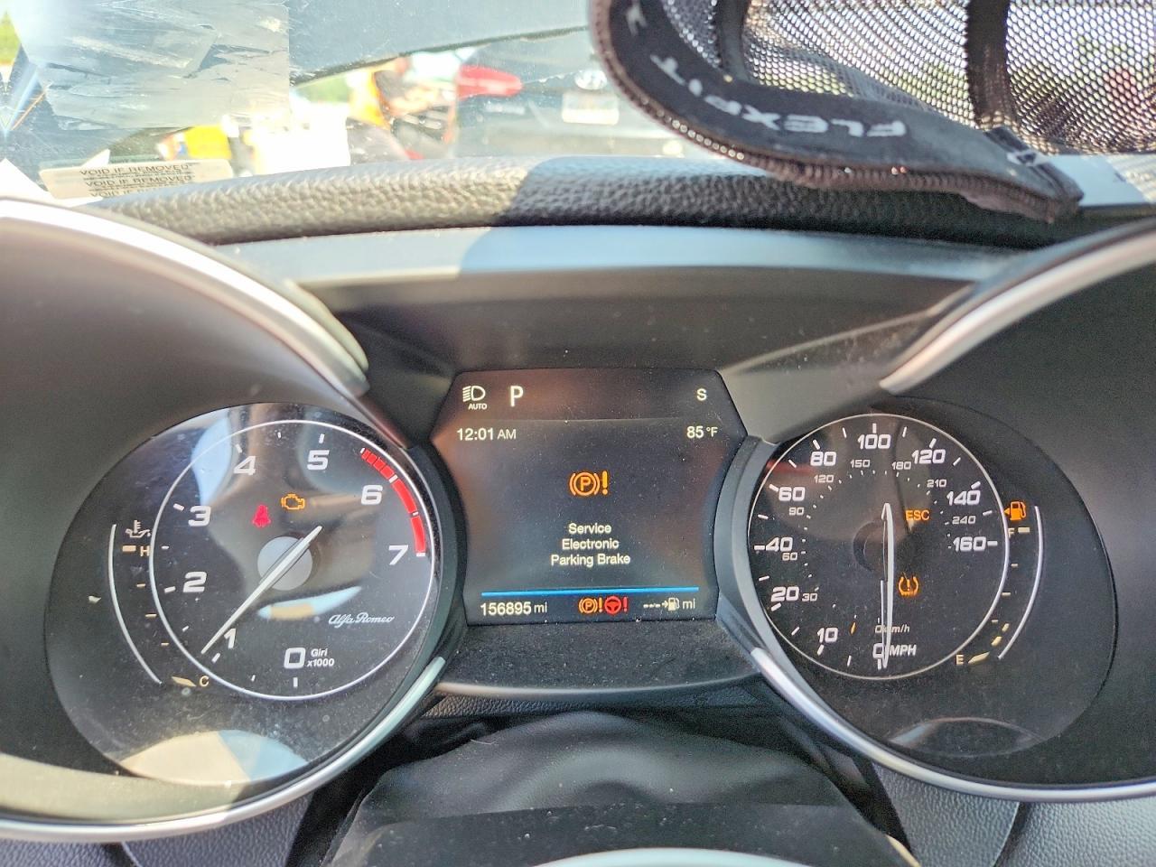 2018 Alfa Romeo Giulia - zdjęcie 9