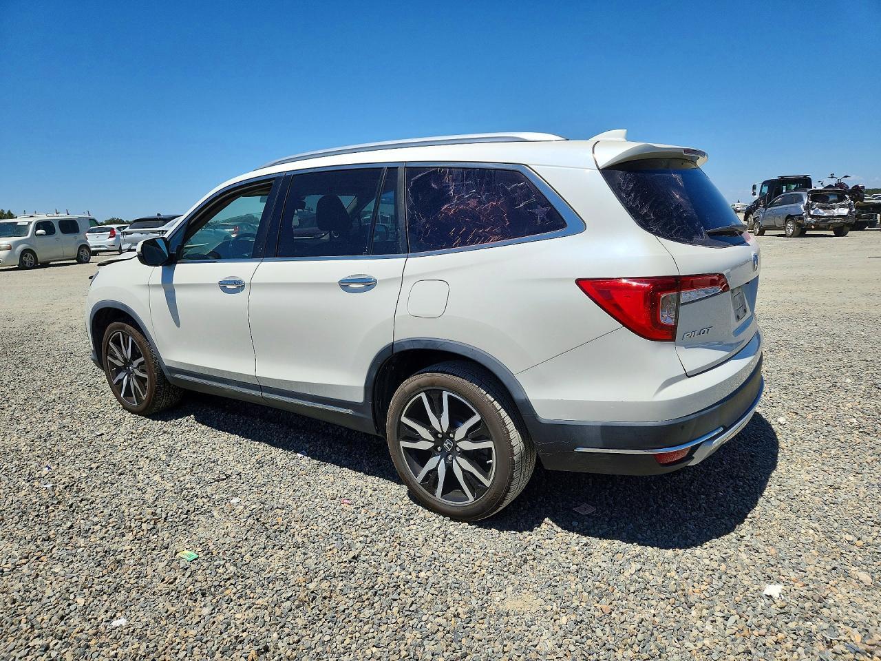 2019 Honda Pilot Touring - zdjęcie 2