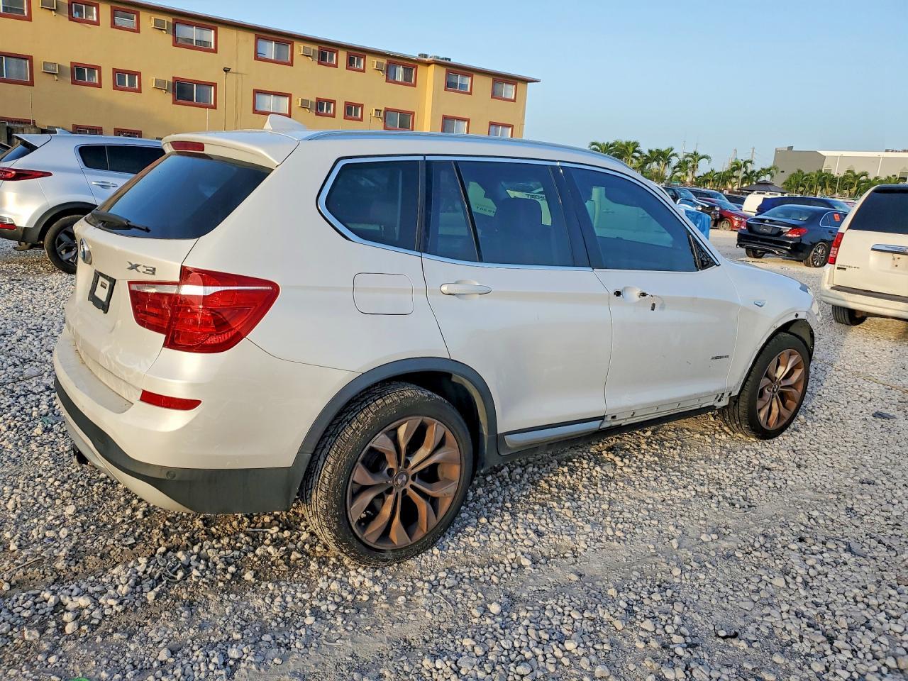 2017 BMW X3 Sdrive28I - zdjęcie 3