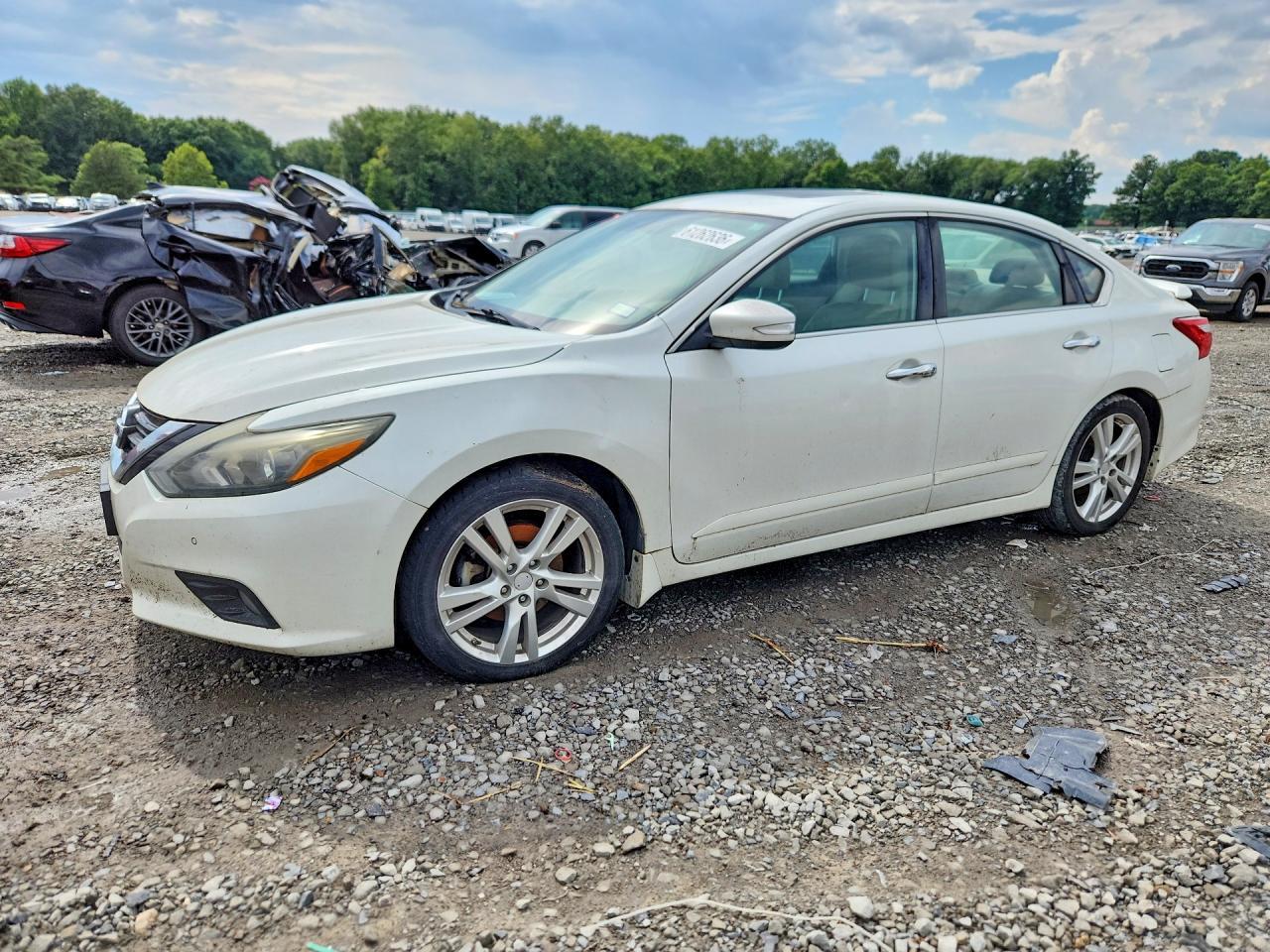 2016 Niss Altima - zdjęcie główne