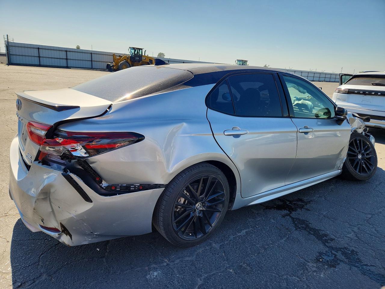 2021 Toyota Camry Xse - zdjęcie 3