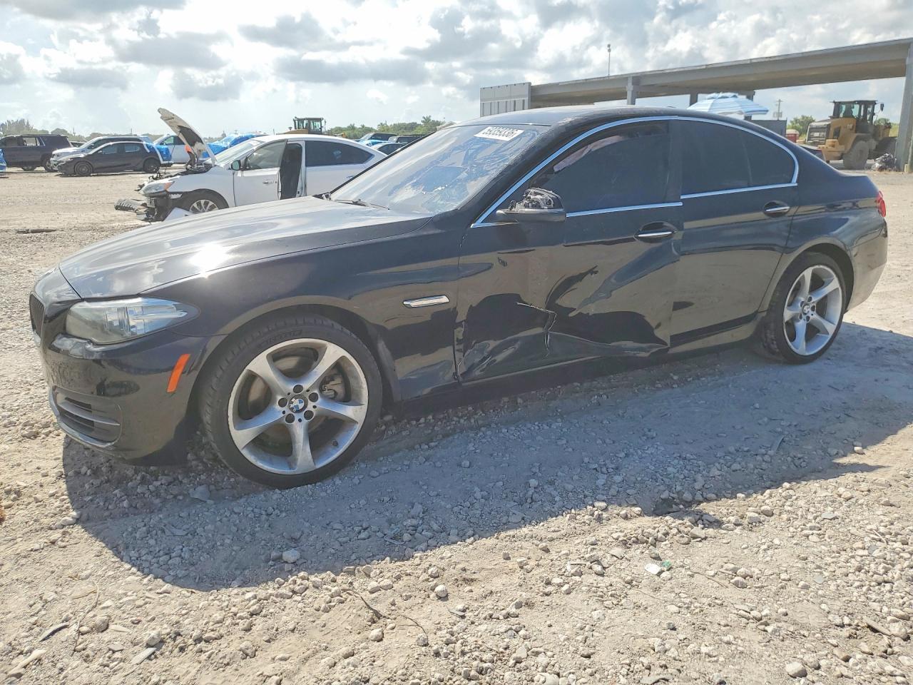 2014 BMW Seria 5 528i - zdjęcie główne