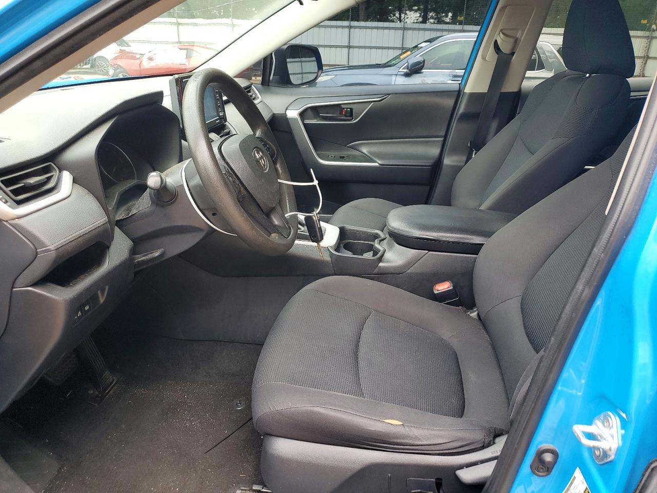 2021 Toyota Rav4 Le - zdjęcie 7