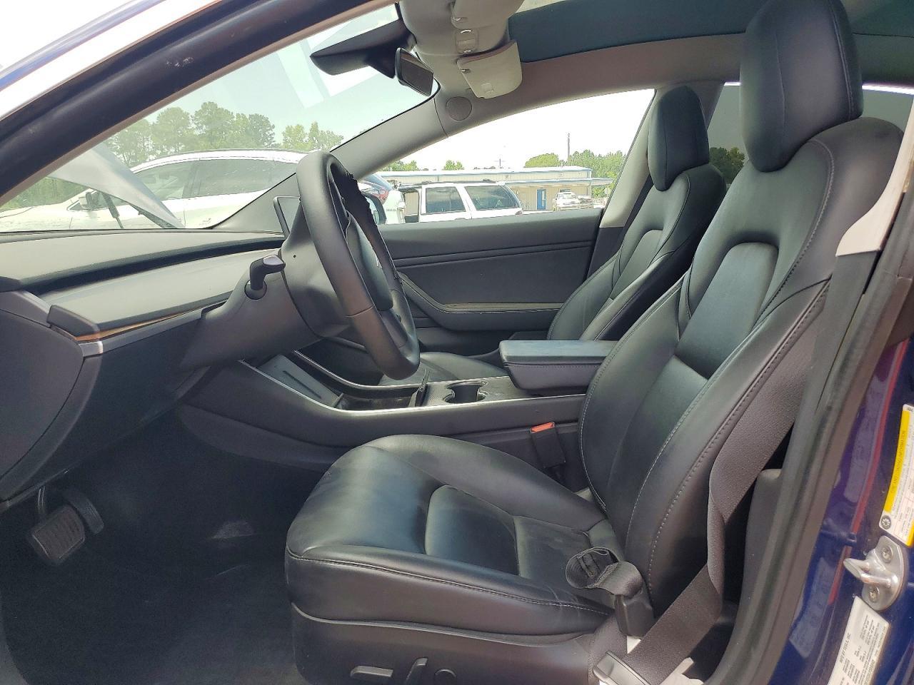 2020 Tesla Model 3 - zdjęcie 7