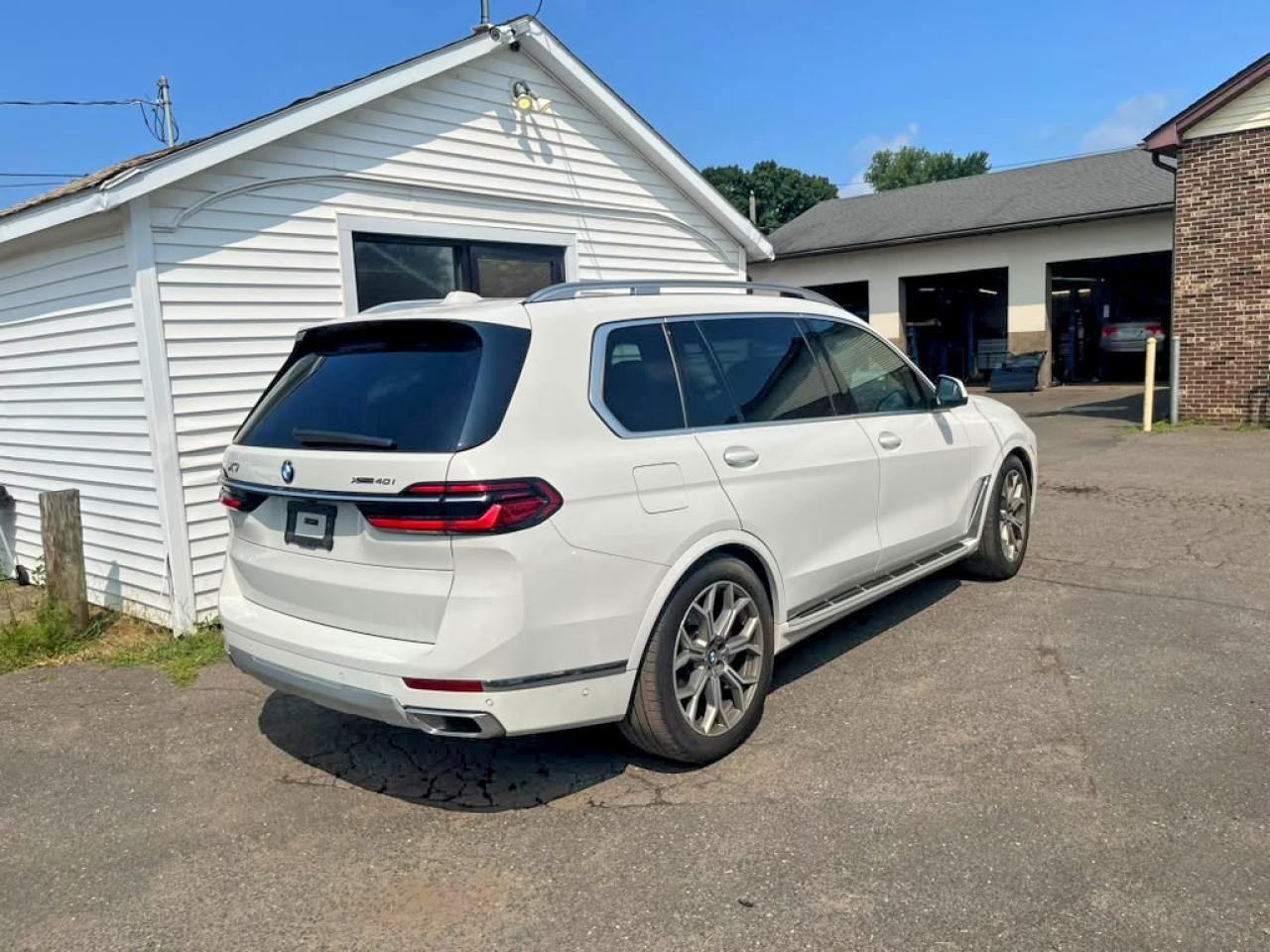 2025 BMW X7 xDrive40I - zdjęcie 3