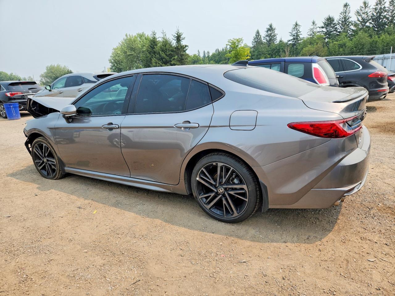 2025 Toyota Camry Xse - zdjęcie 2