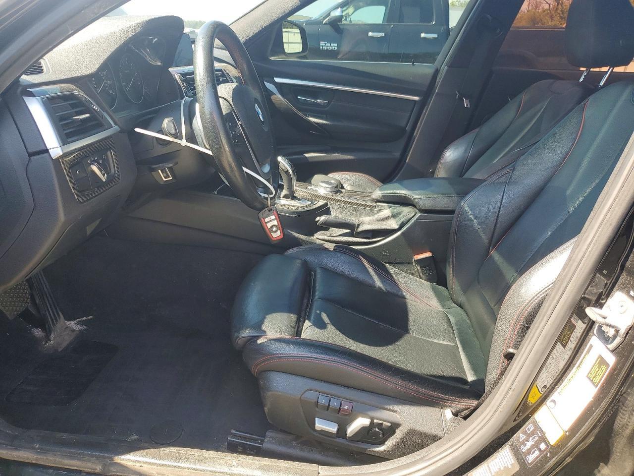 2017 BMW Seria 3 330i - zdjęcie 7