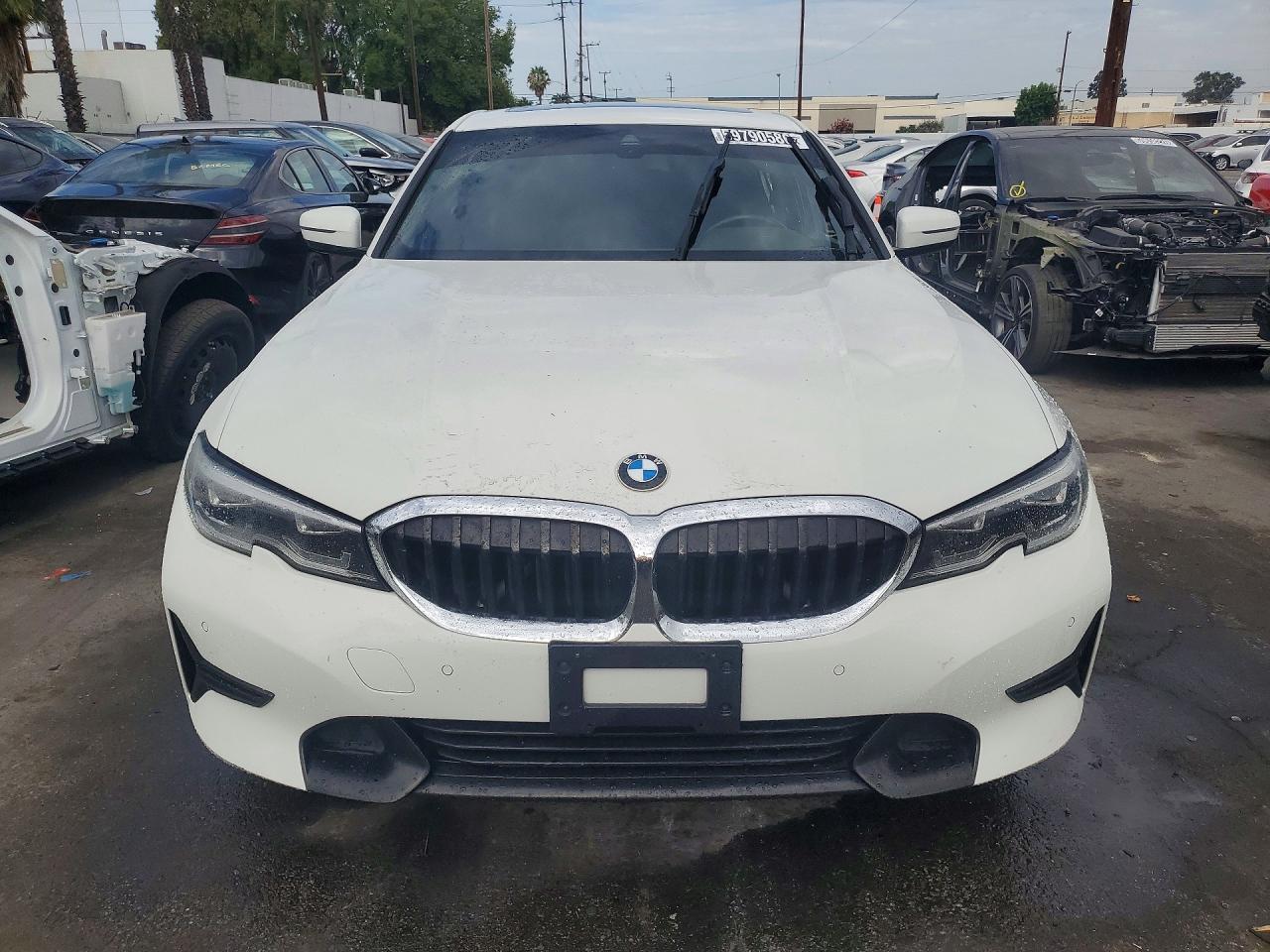 2020 BMW 330I - zdjęcie 5