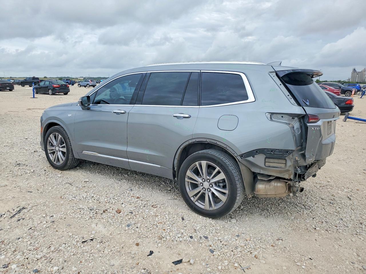 2023 Cadillac Xt6 Premium Luxury - zdjęcie 2
