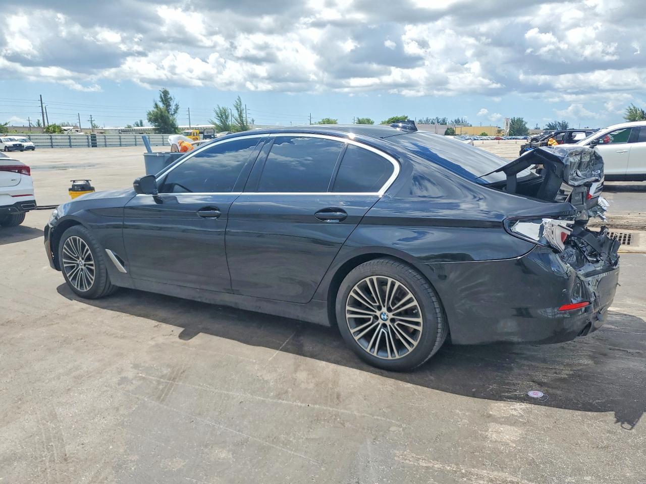 2019 BMW 530 I - zdjęcie 2