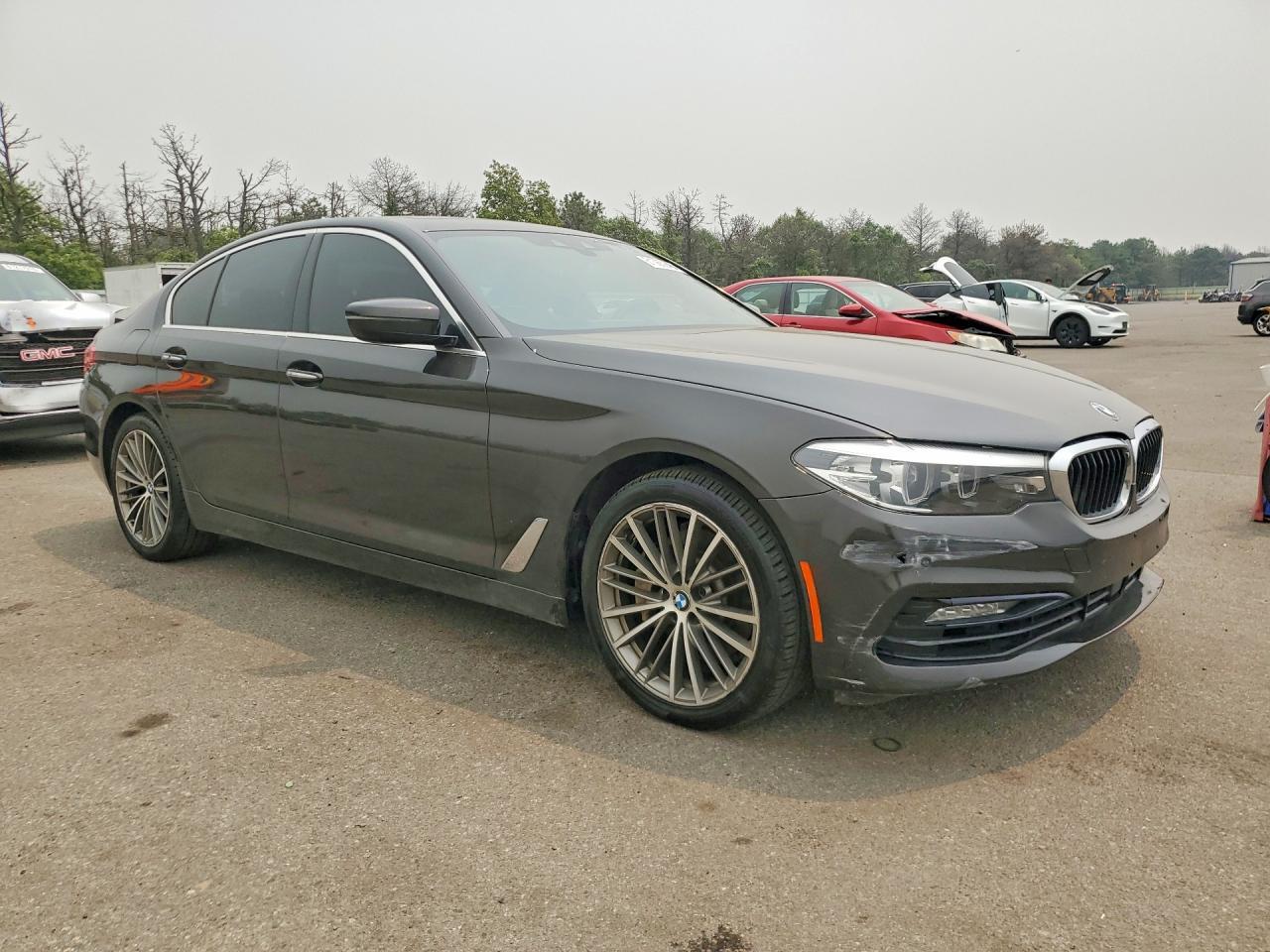 2018 BMW Seria 5 540i - zdjęcie 4