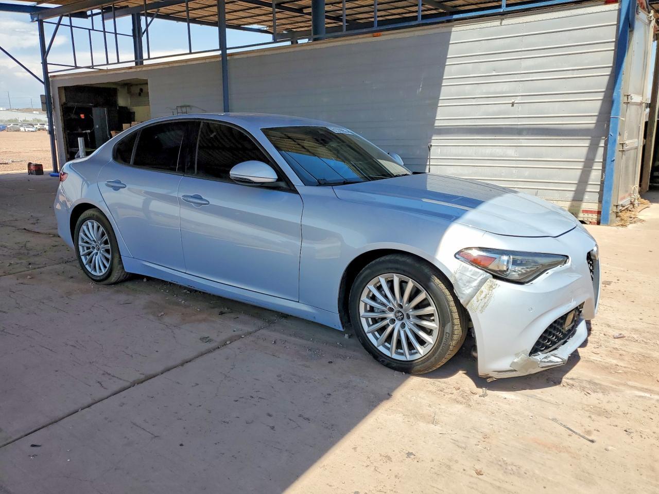 2022 Alfa Romeo Giulia - zdjęcie 4