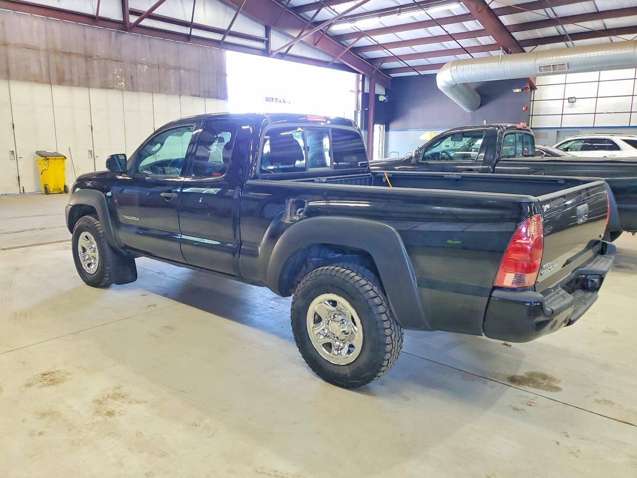 2015 Toyota Tacoma V6 - zdjęcie 2