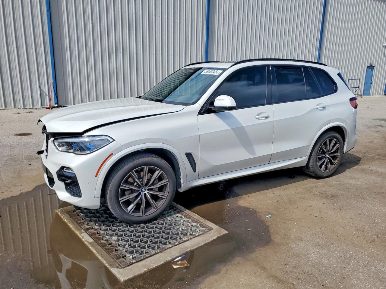 2021 BMW X5 xDrive40I - zdjęcie główne