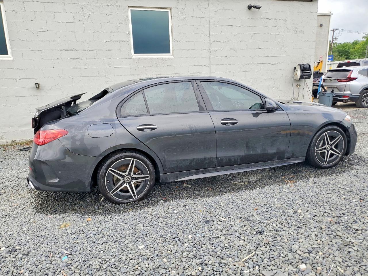 2025 Mercedes-Benz C 300 4Matic - zdjęcie 3
