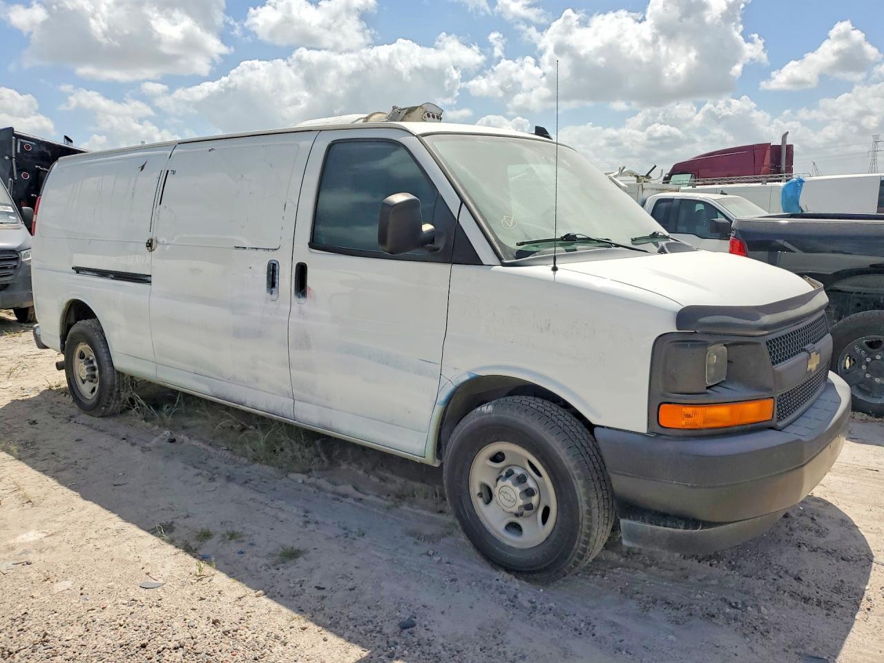 2017 Chevrolet Express G3500 - zdjęcie 4
