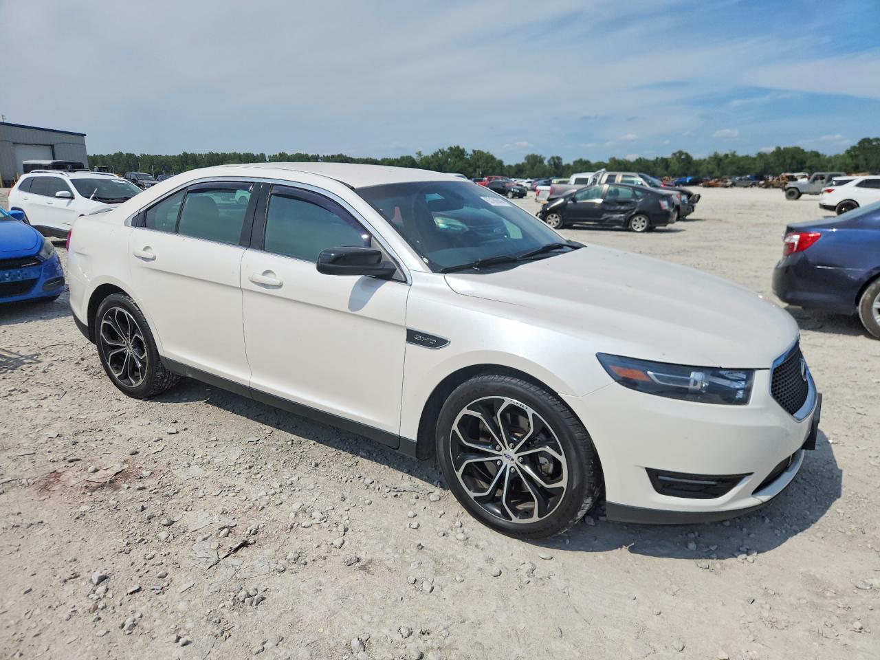 2015 Ford Taurus Sho - zdjęcie 4