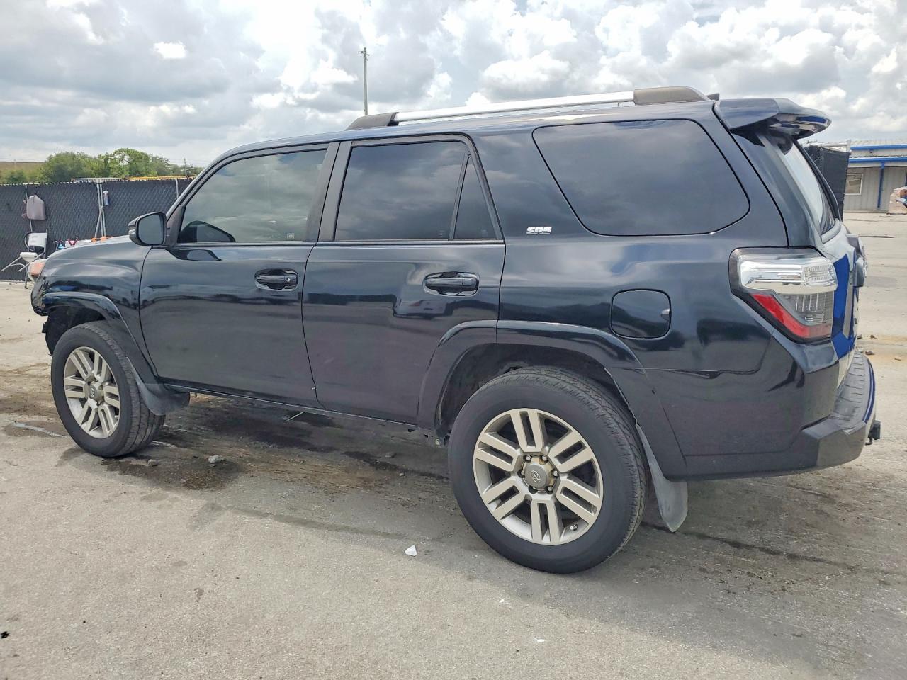 2020 Toyota 4Runner Sr5 - zdjęcie 2