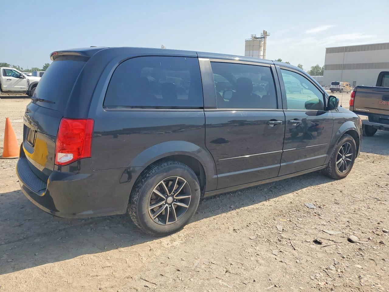 2017 Dodge Grand Caravan Se - zdjęcie 3