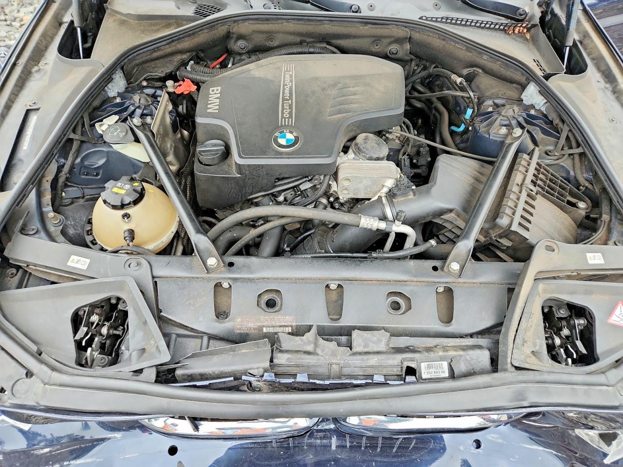2015 BMW Seria 5 528i - zdjęcie 11