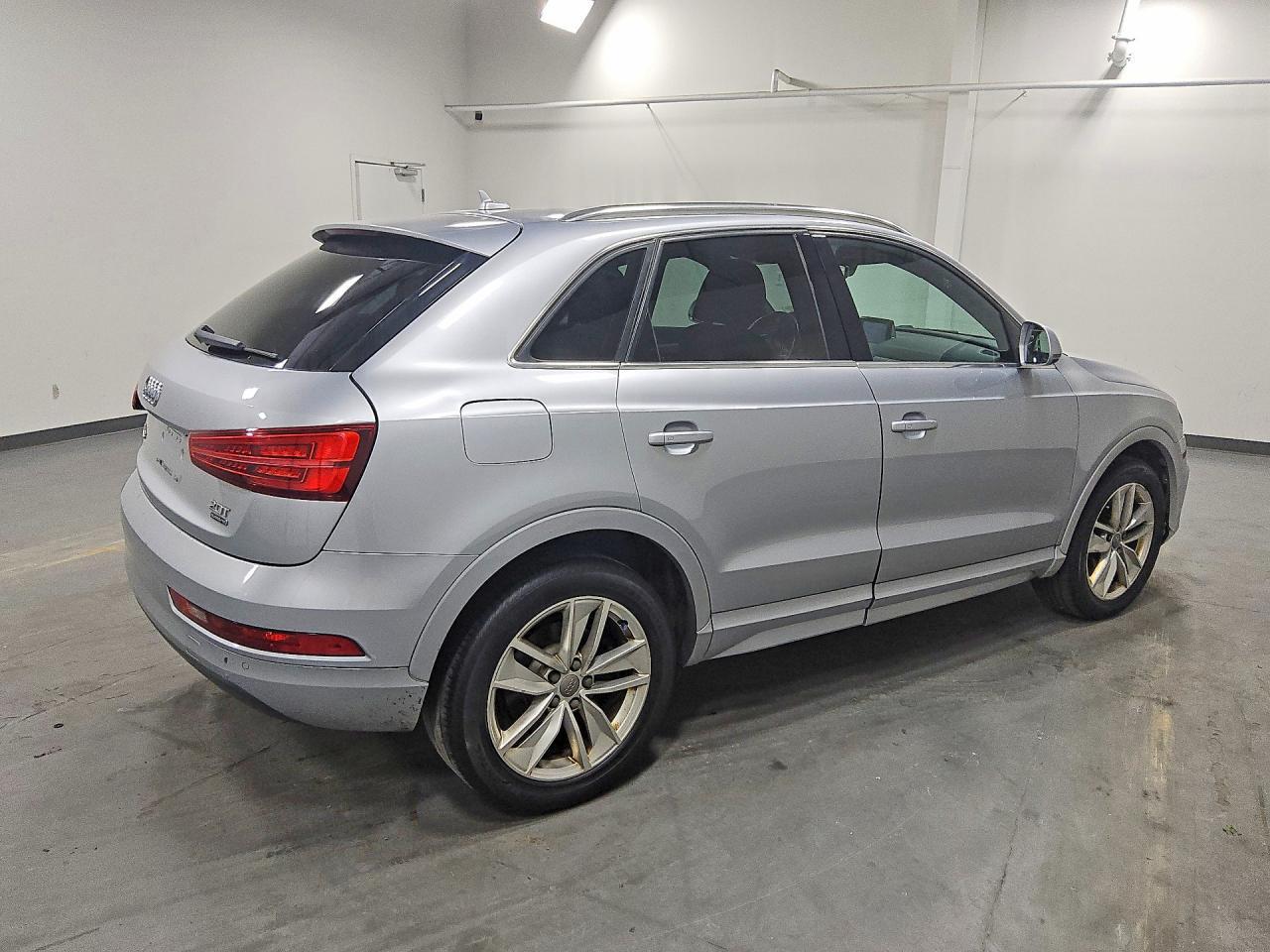 2016 Audi Q3 Premium Plus - zdjęcie 3