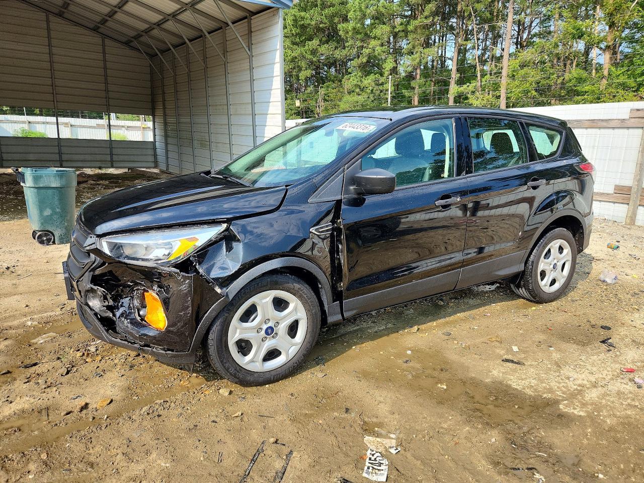 2017 Ford Escape S - zdjęcie główne