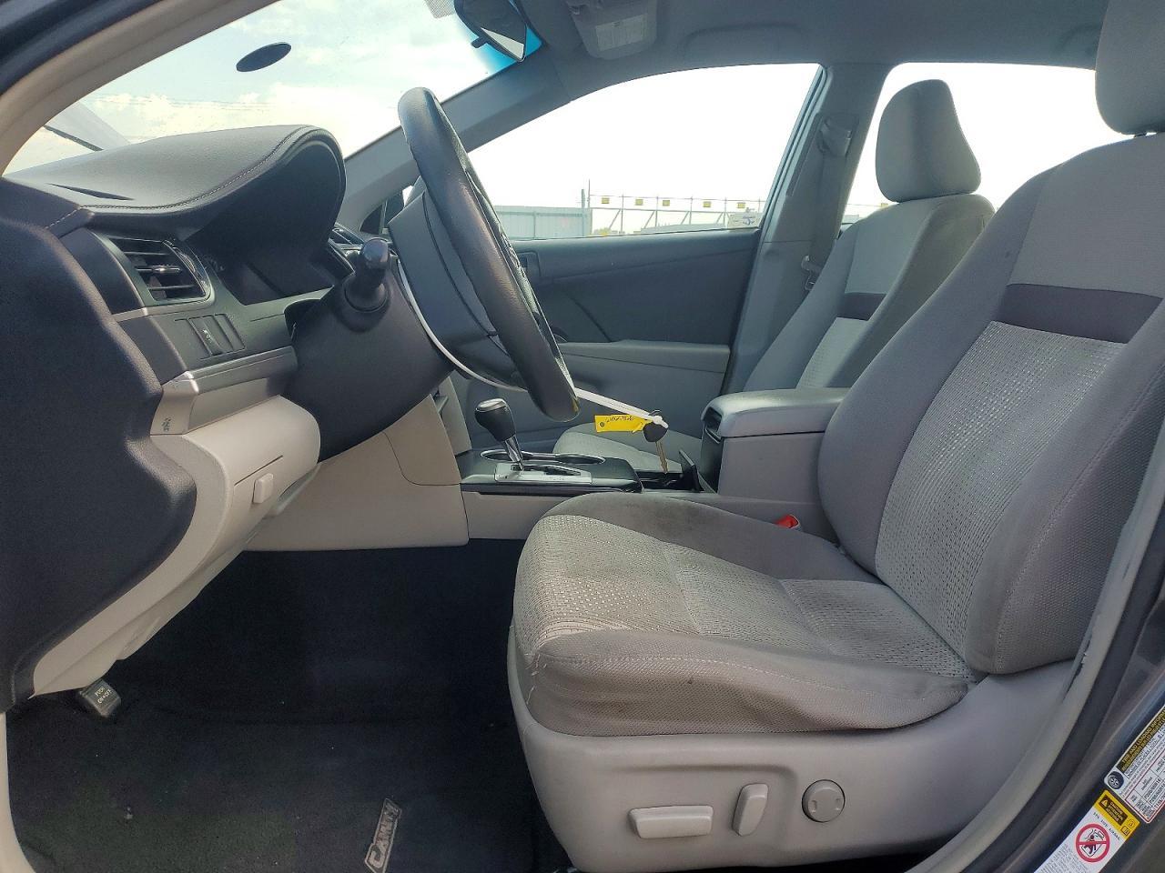 2013 Toyota Camry Le - zdjęcie 7