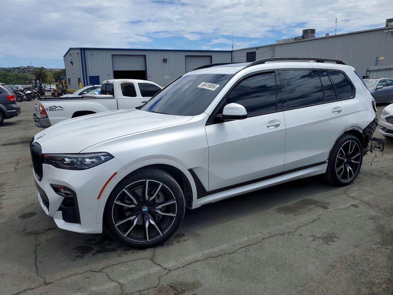 2019 BMW X7 xDrive50I - zdjęcie główne