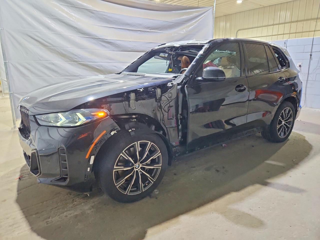 2024 BMW X5 xDrive40I - zdjęcie główne