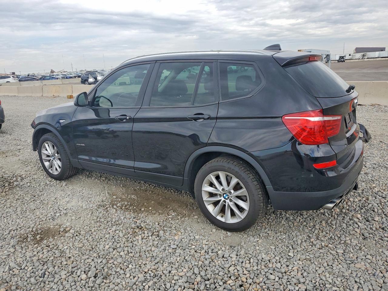 2017 BMW X3 xDrive28I - zdjęcie 2