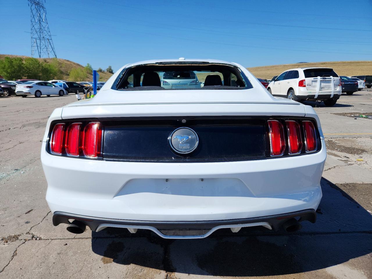 2015 Ford Mustang - zdjęcie 6