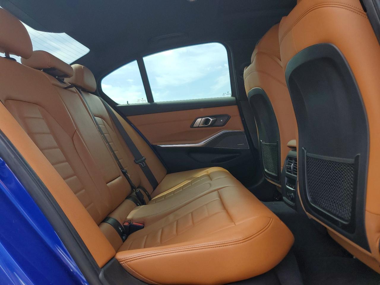 2020 BMW Seria 3 330i - zdjęcie 10