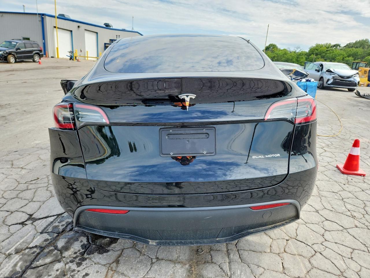 2023 Tesla Model Y - zdjęcie 6