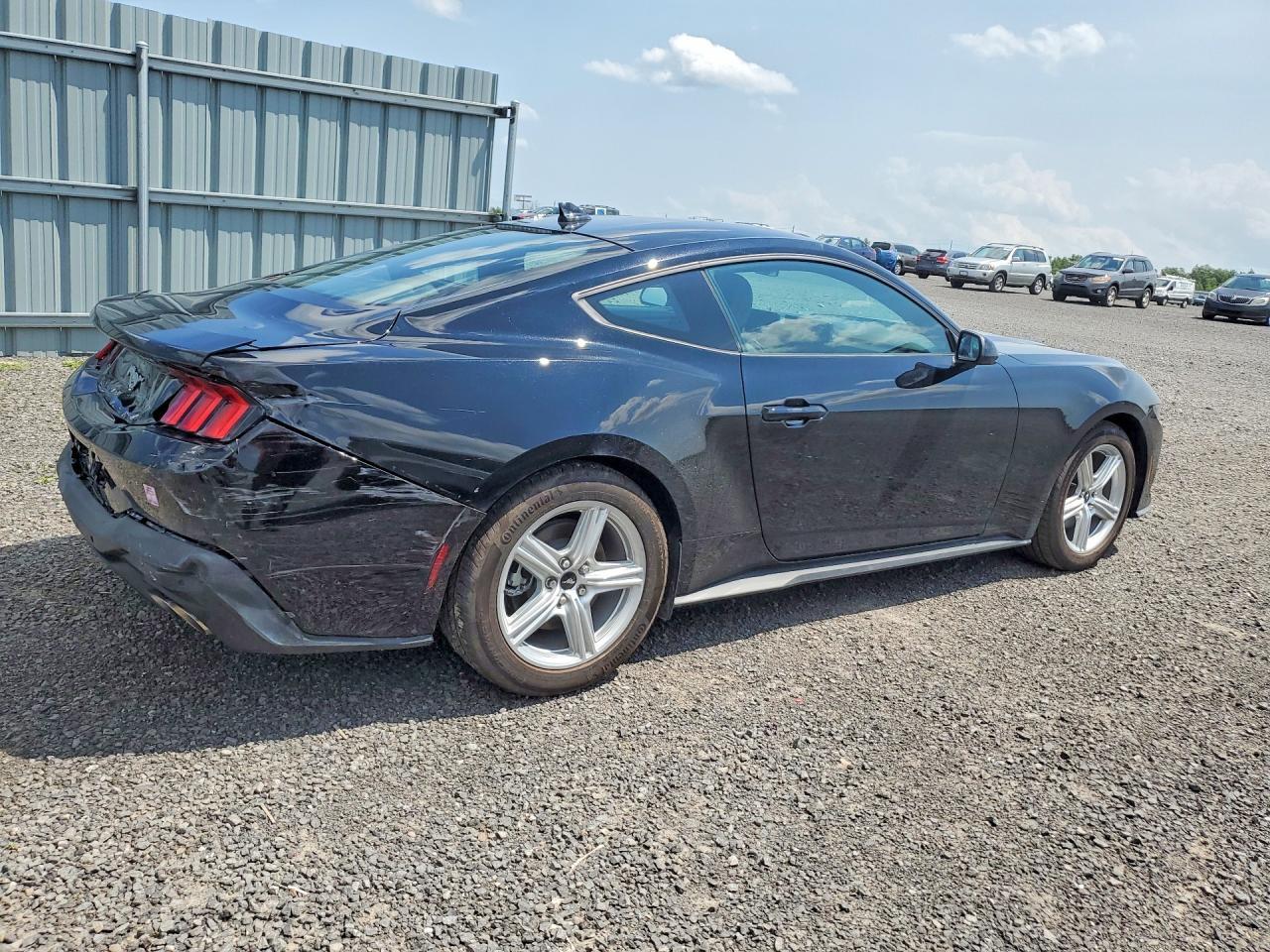 2026 Ford Mustang - zdjęcie 3