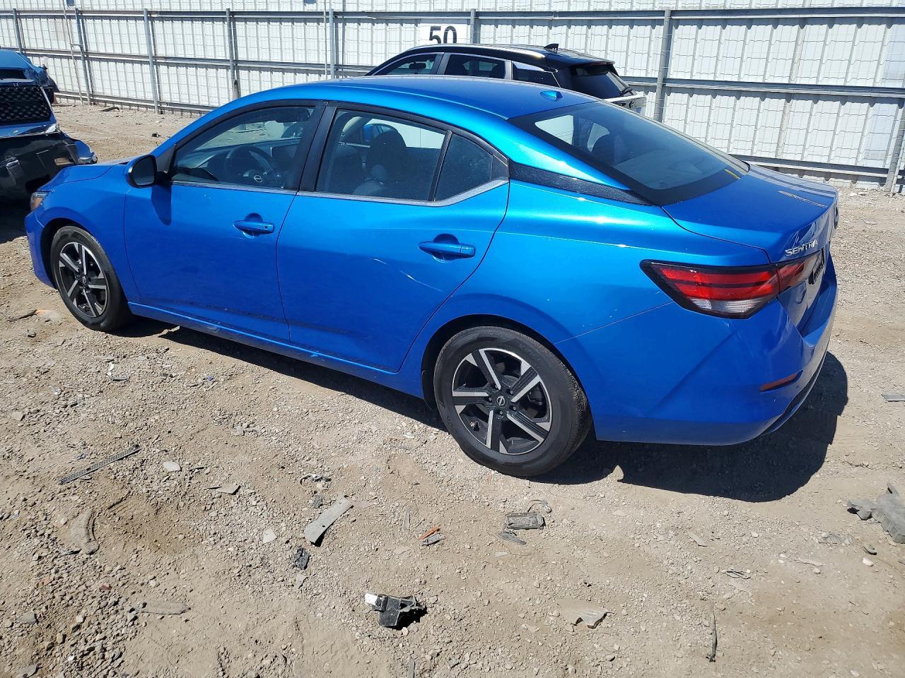 2025 Nissan Sentra Sv - zdjęcie 2