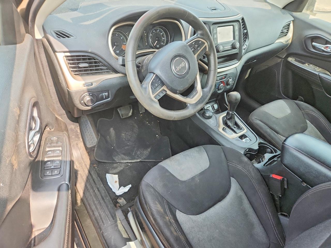 2014 Jeep Cherokee Sport - zdjęcie 8