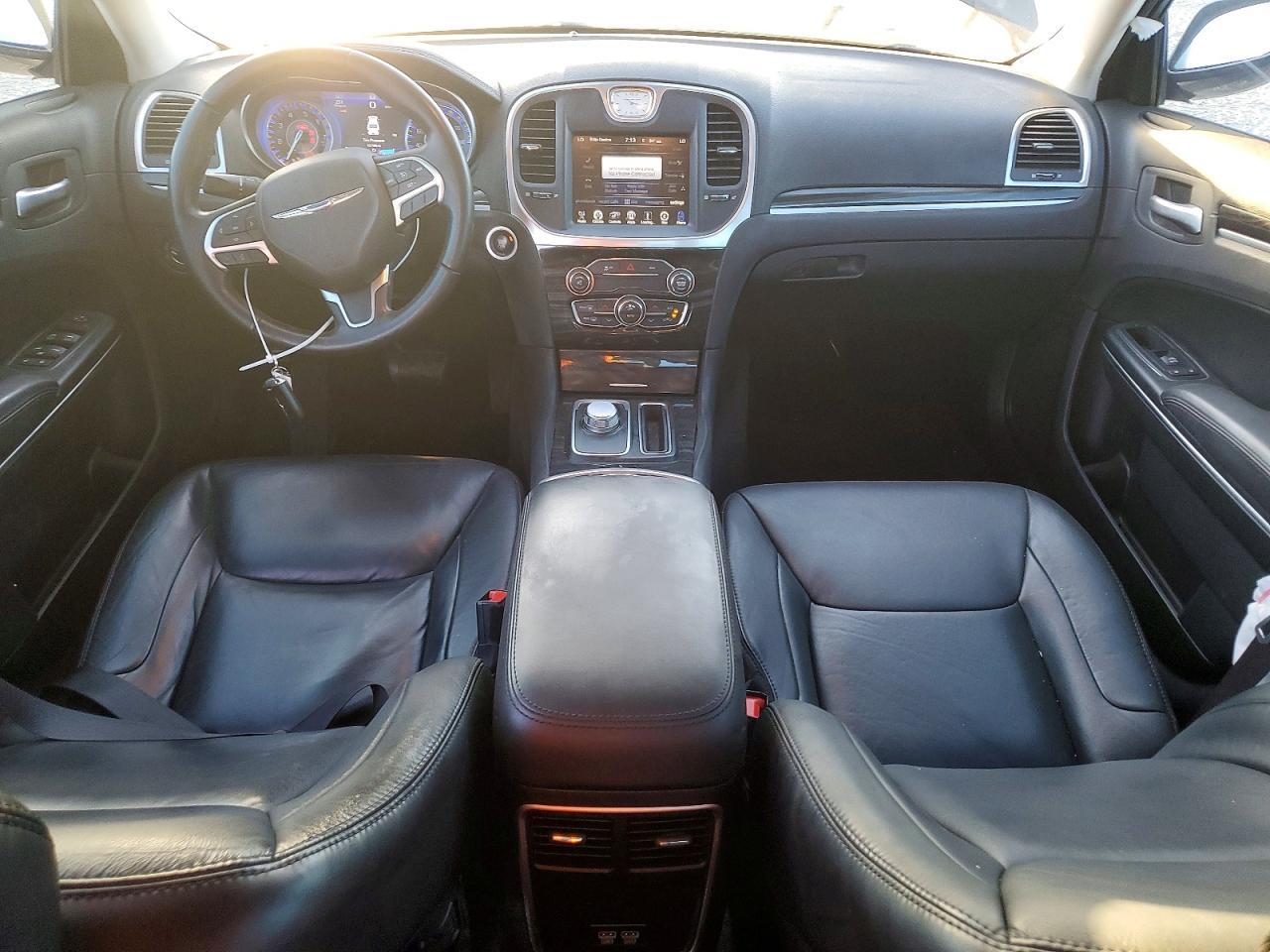 2016 Chrysler 300 Limited - zdjęcie 8