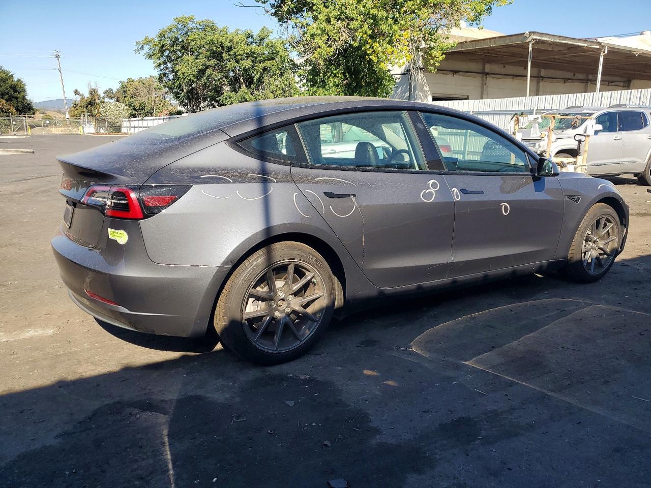 2023 Tesla Model 3 - zdjęcie 3