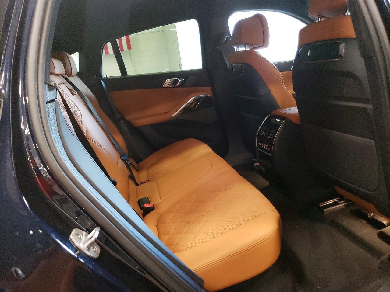 2027 BMW X6 xDrive40I - zdjęcie 11