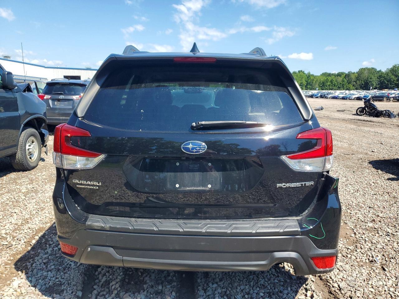 2021 Subaru Forester Premium - zdjęcie 6