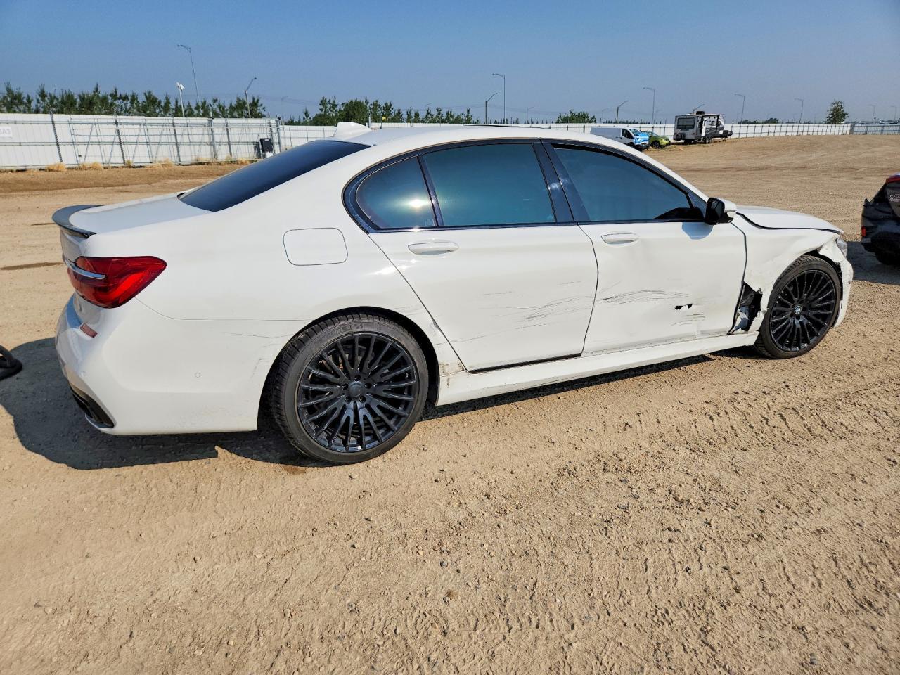 2017 BMW 750 Xi - zdjęcie 3