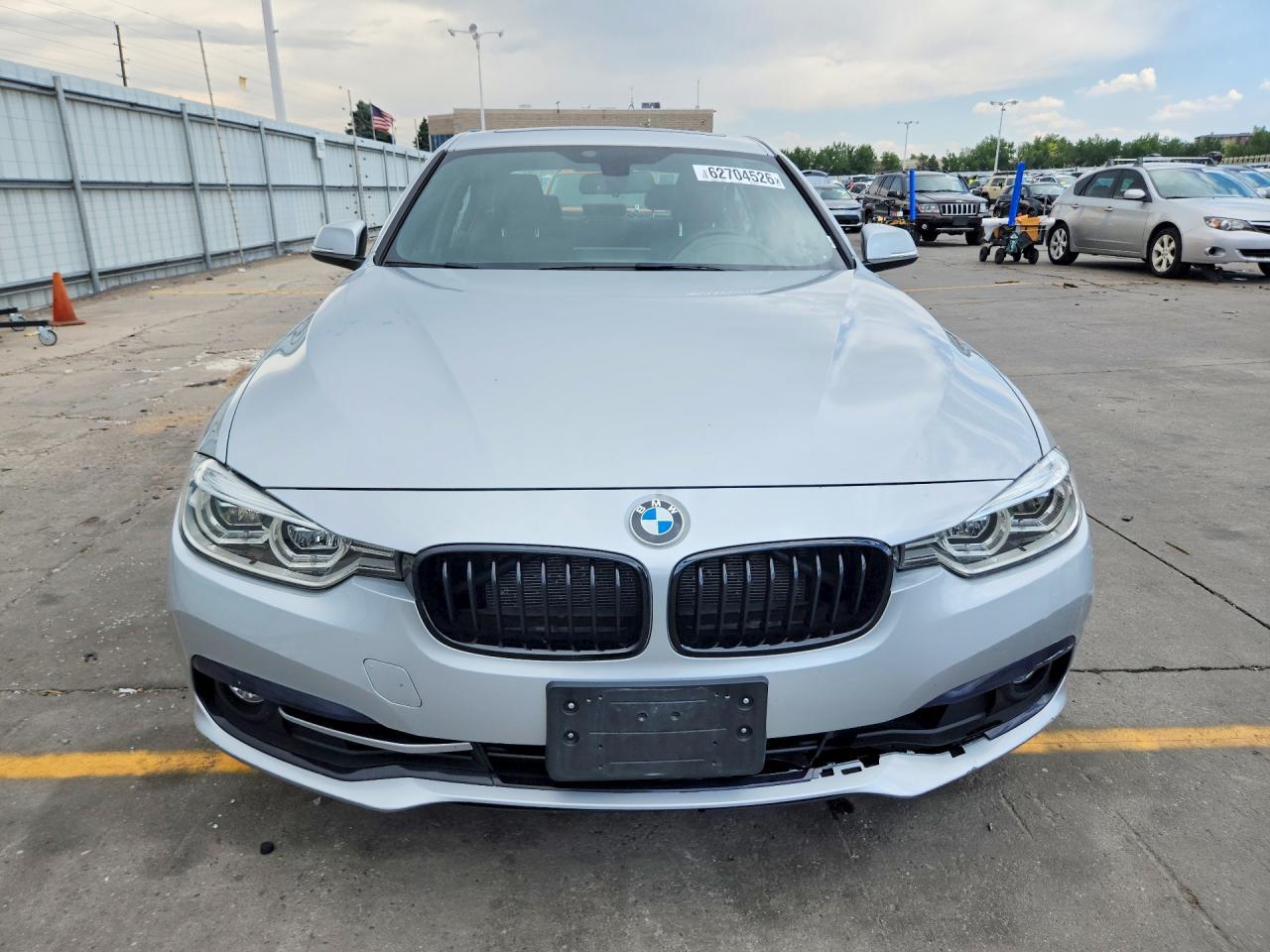 2018 BMW Seria 3 330i - zdjęcie 5
