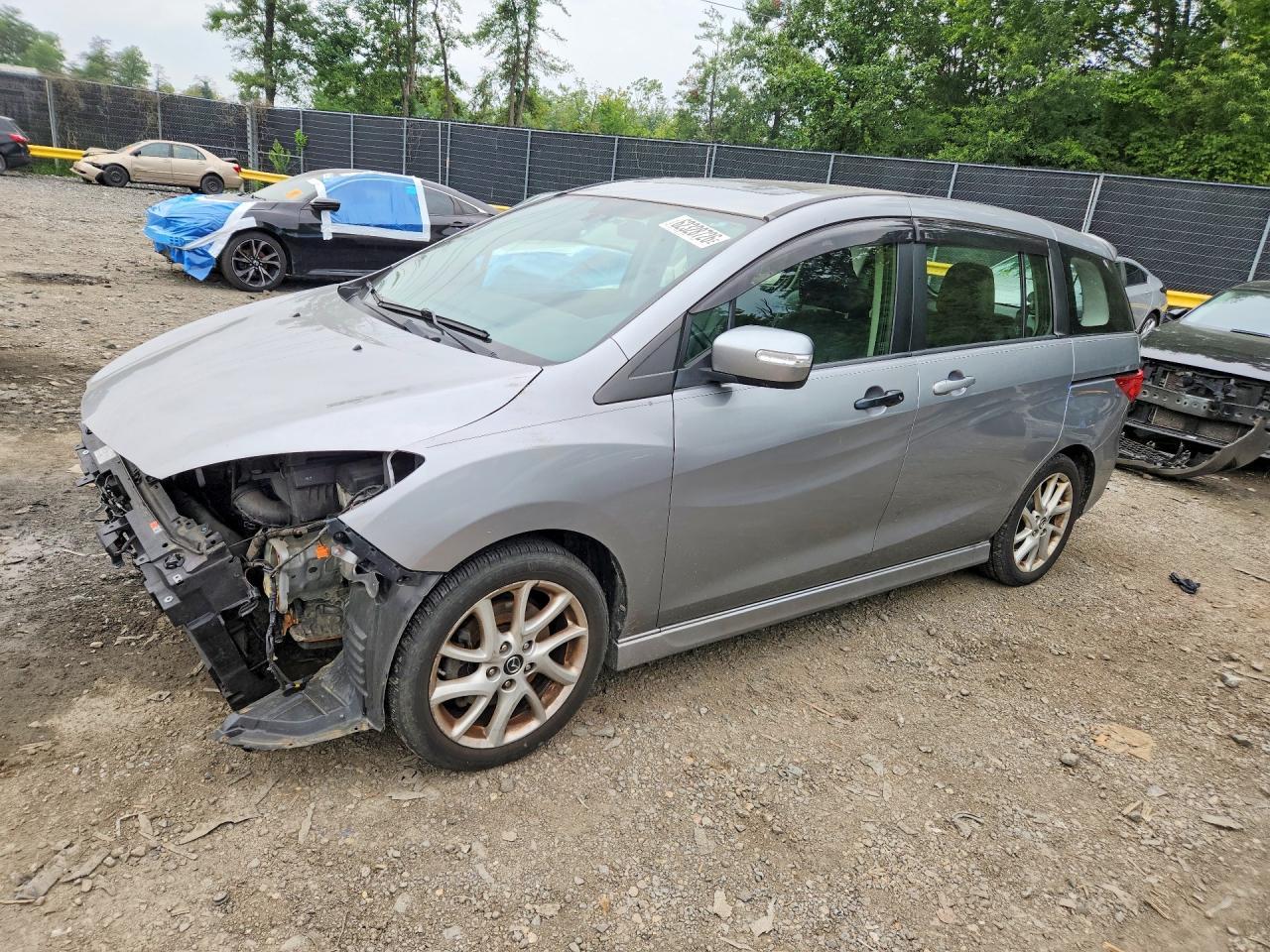 2014 Mazda 5 Grand Touring - zdjęcie główne