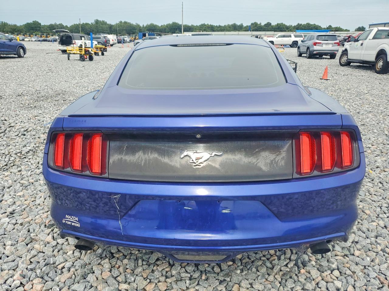 2015 Ford Mustang - zdjęcie 6
