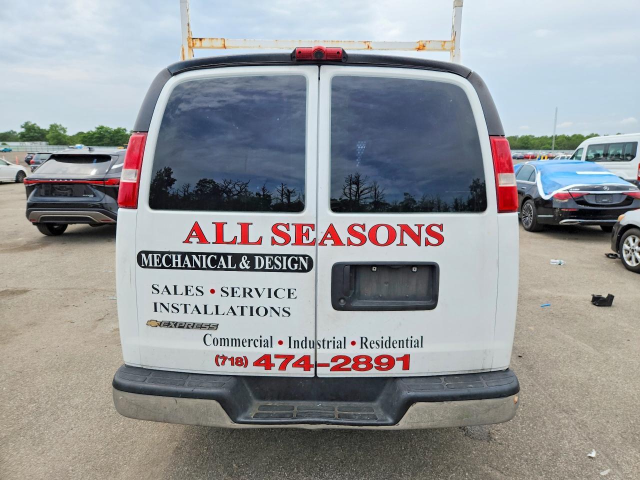 2017 Chevrolet Express G2500 - zdjęcie 6