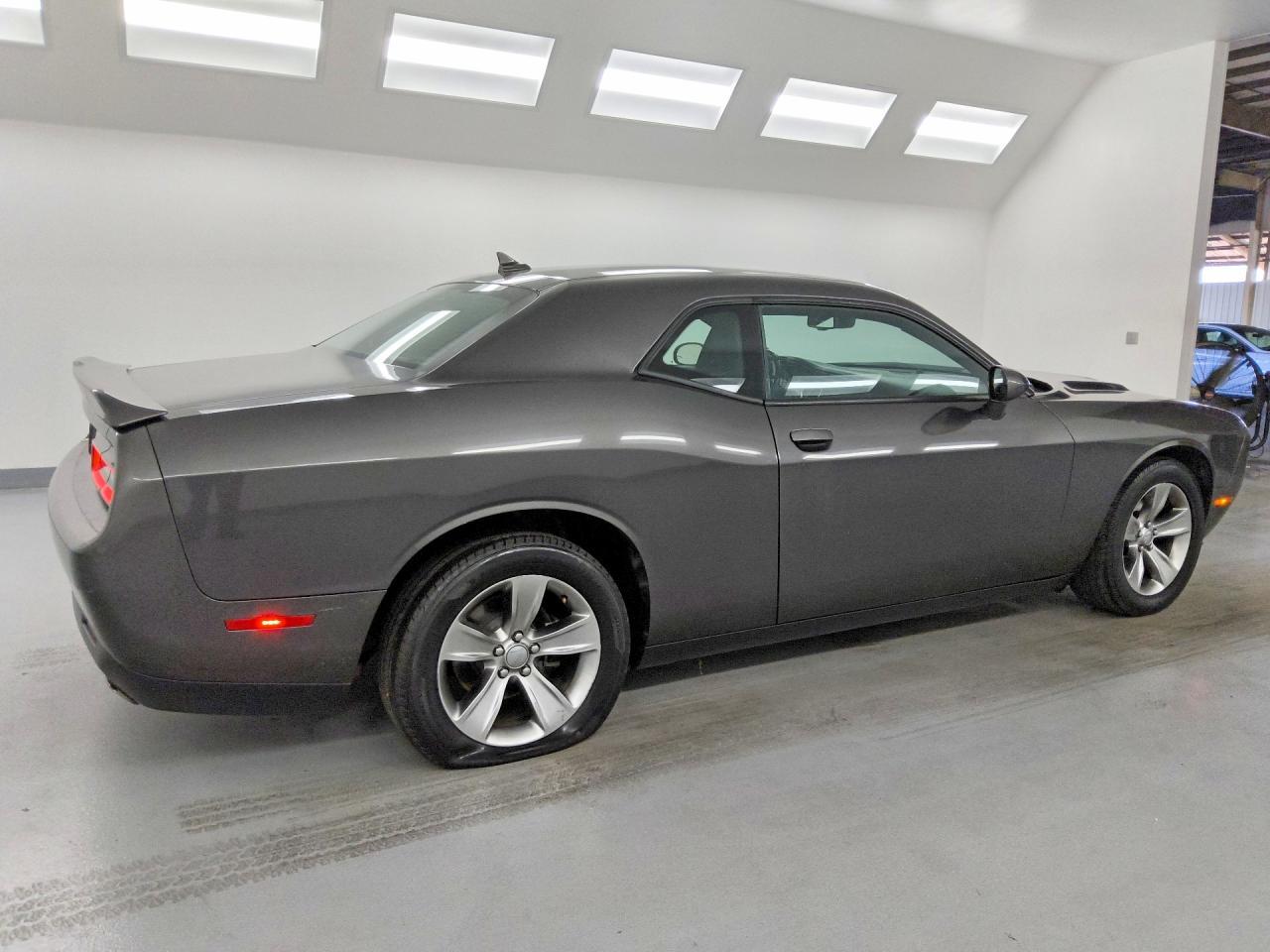 2020 Dodge Challenger Sxt - zdjęcie 3