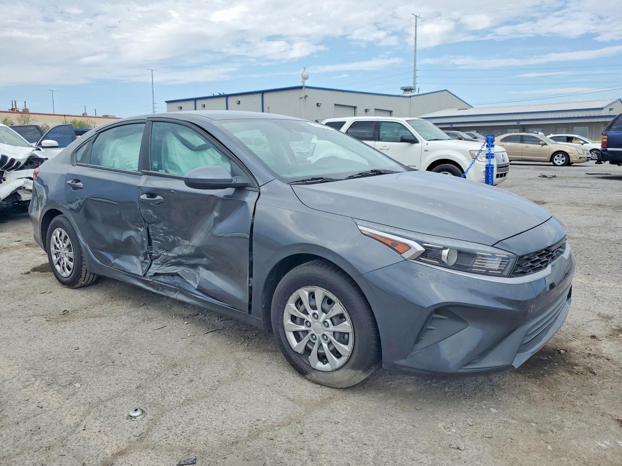 2022 Kia Forte Fe - zdjęcie 4