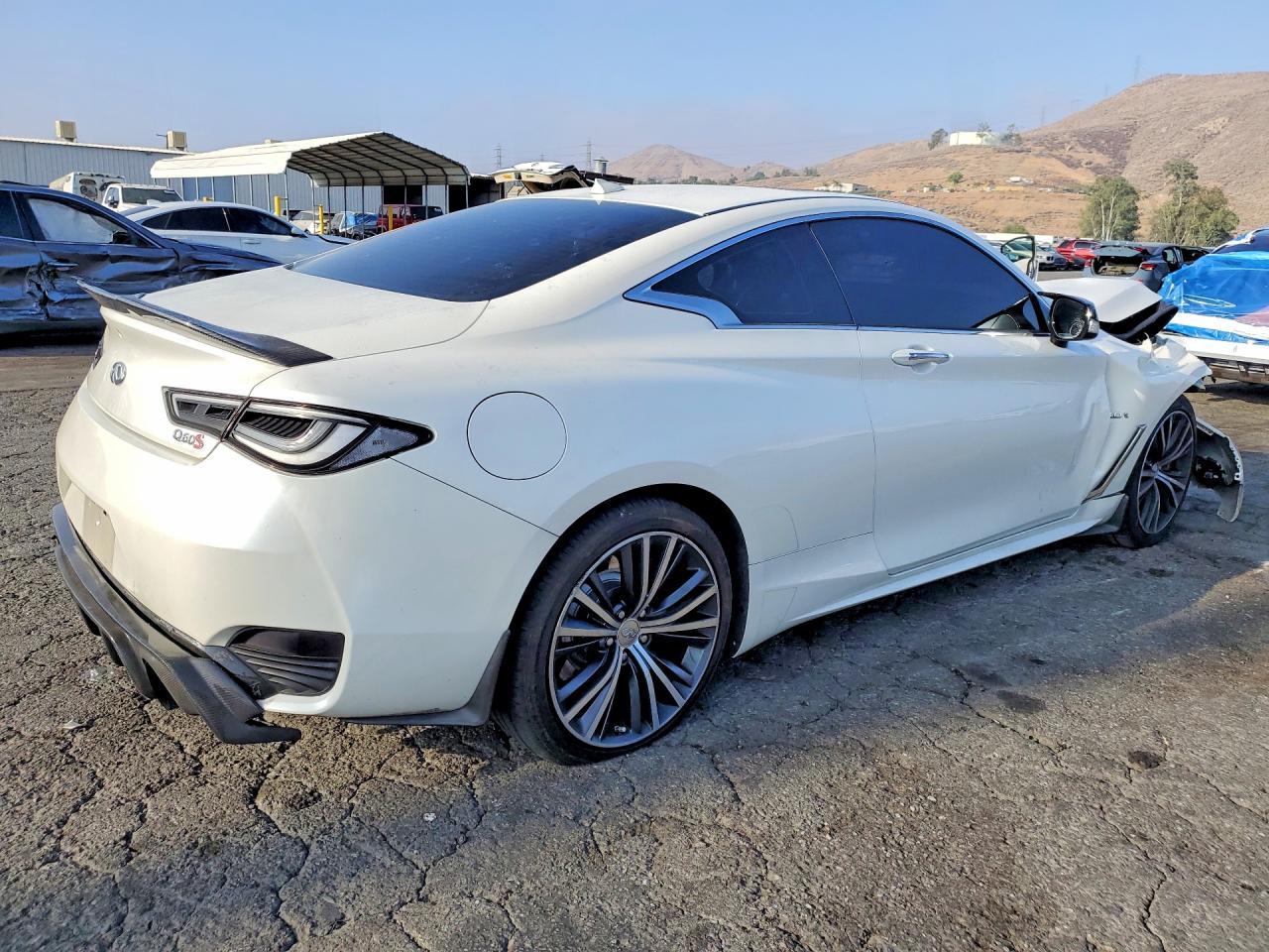 2019 Infiniti Q60 3.0T Luxe - zdjęcie 3